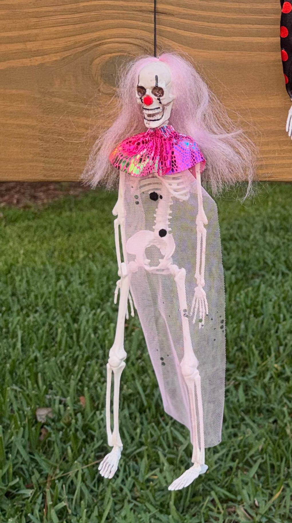 Scary girl, clown
